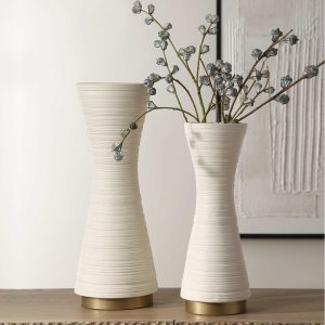 VASES & POTS