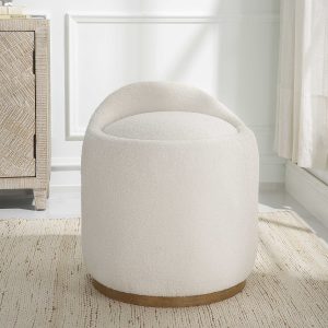 BENCHES & POUFS