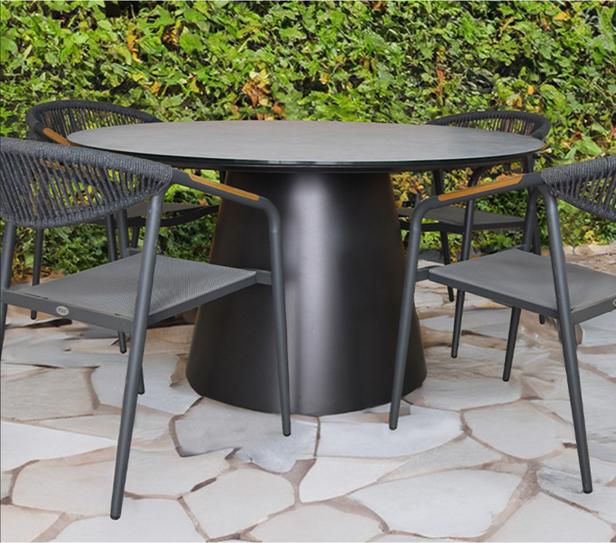 HAITI ANTHRACITE ROUND TABLE