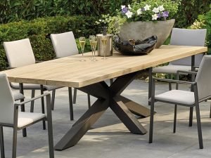 OUTDOOR DINNING TABLES