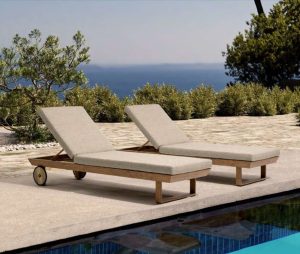 POOLBEDS & LOUNGES