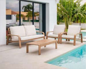 OUTDOOR SOFAS & SOFA SETS